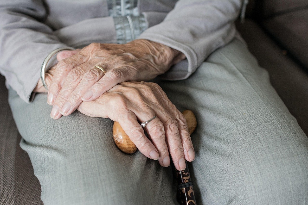 Why Nursing Home Injury Cases Require an Experienced Personal Injury Attorney 